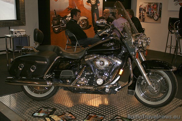 Tiek prezentēts arī motociklu tūrisms 41103