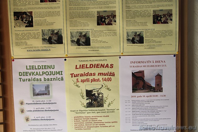 Informatīvais stends liecina, ka Turaida nopietni gatavojas Lieldienām 2010 41715