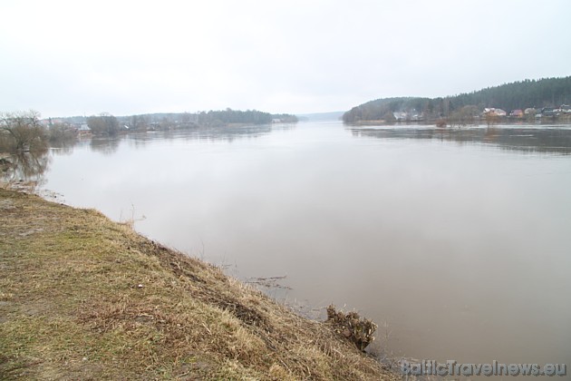 Daugava pie Krāslavas Lieldienu priekšvakarā 41763