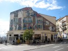 Centrālais sienu zīmējums ar nosaukumu Cinema Cannes. Adrese: Place Cornut-Gentille - 1 quai Saint-Pierre 9