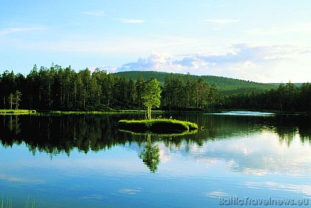 Ūdens tūrisma iespējas Somijā ir bezgala plašas - peldēšanās, niršana, makšķerēšana, airēšana, kanoe un citi sporta veidi 42261