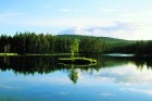 Ūdens tūrisma iespējas Somijā ir bezgala plašas - peldēšanās, niršana, makšķerēšana, airēšana, kanoe un citi sporta veidi 14