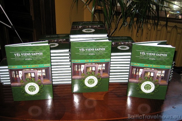 23.04.2010 viesnīca Radi un Draugi aicināja ciemos radus, draugus un sadarbības partnerus, lai atzīmētu 15 gadu jubileju un prezentētu grāmatu 