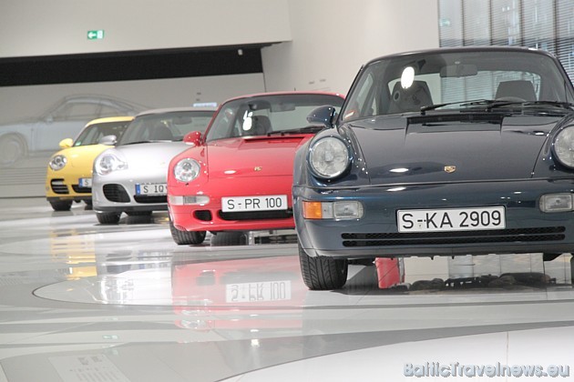 Porsche muzejs apvieno zīmola vēsturi kopš 1948. gada uz 5 600 m2 lielas izstāžu telpas 43005