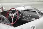 Porsche 356 Nr.1 Roadster ir 586 kg smaga un spēj sasniegt 130 km/h 28