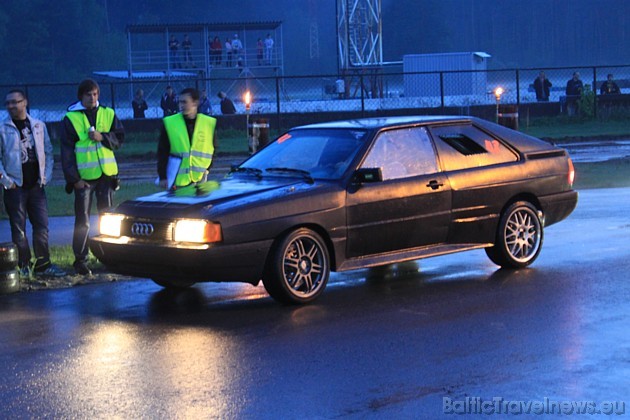 Drifta cienītāji varēja brīnīties par igauņu Audi, kas ir pārbūvēts uz aizmugures piedziņu un ļoti efektīgi piedalījās sacensībās 43388