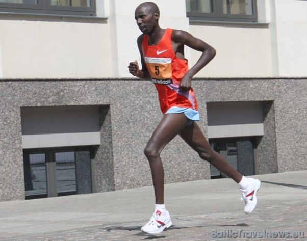 Otrās vietas ieguvējs Rīgas maratonā ir Johnston Changvony no Kenijas ar rezultātu 02:19:05 43794