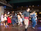 Šeit katram iemācīs dejot tradicionālo sirtaki un cefteteli (vēderdeju) 13