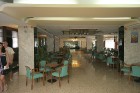 Viena no viesnīcām, ko apmeklēja BalticTravelnews.com, ir četru zvaigžņu viesnīca Oasis Park, kas atrodas Loreta de Mara Kosta Bravā 2