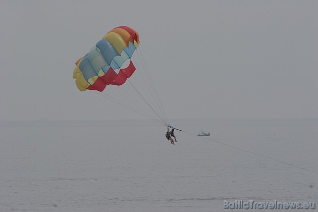 Dažādi ūdens sporta veidi pludmalē pieejami par papildus maksu 45465