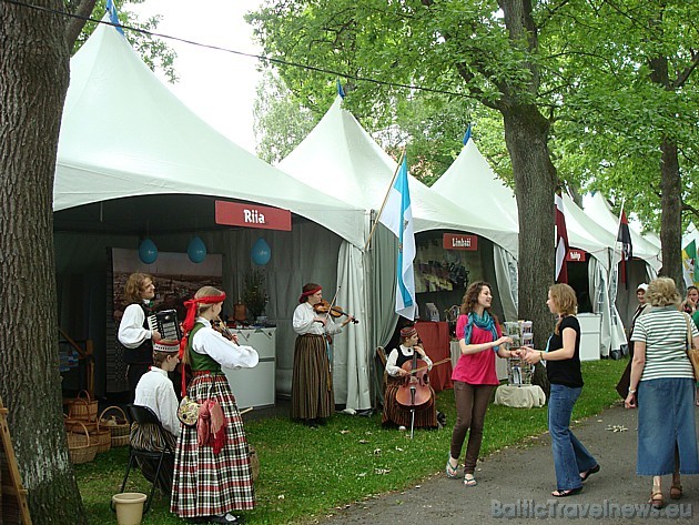Hanzas pilsētu izstādē-gadatirgū darbojās Rīgas stends, prezentējot pilsētu un tās tūrisma iespējas un informējot par lielākajiem pasākumiem un notiku 45759