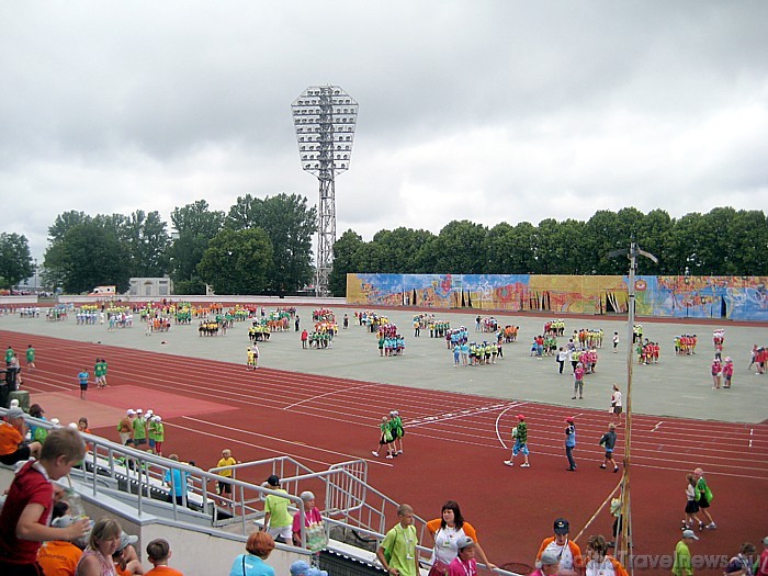 X Latvijas skolu jaunatnes deju svētku mēģinājums Daugavas stadionā 46021