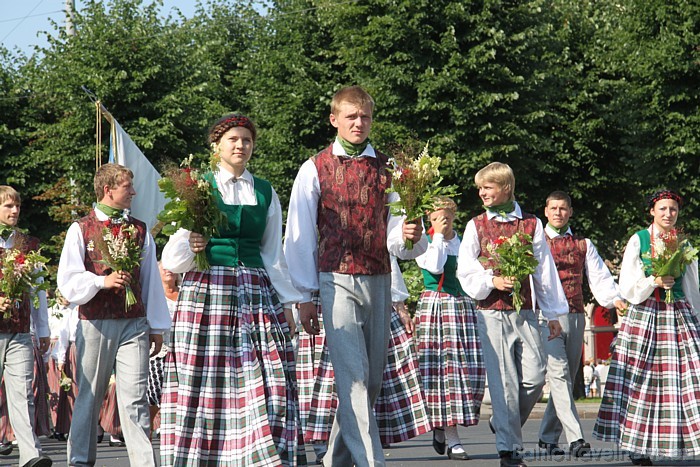 X Latvijas skolu jaunatnes dziesmu un deju svētku gājiens 46456