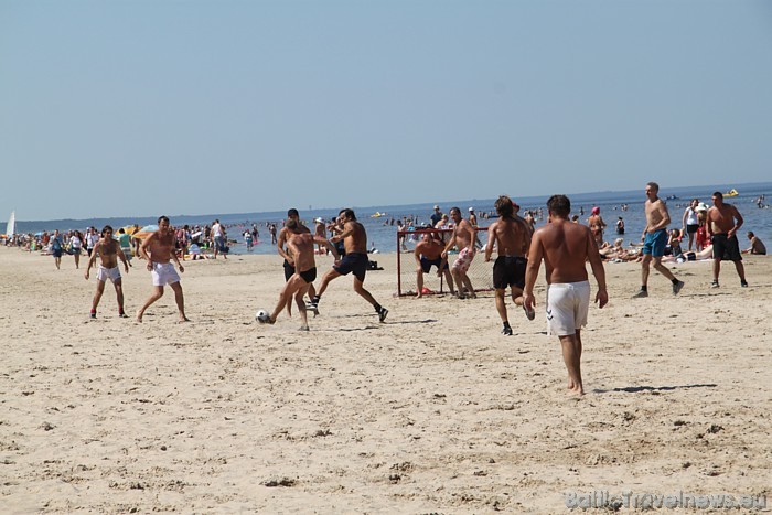 Futbols Jūrmales pludmalē 46597