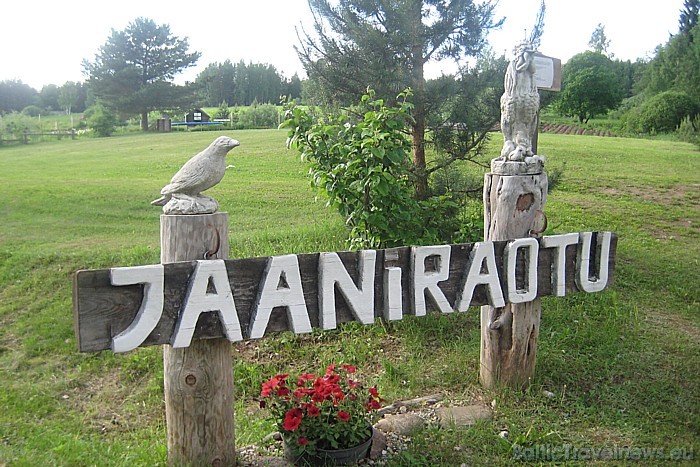 Jaaniraotu sētas putnu parks atrodas Igaunijā, uz Veru un Pelvas apriņķu robežas - Madala ciems, Lasva pagasts 46955