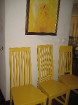 It kā vienkārši krēsli, bet to dzeltenā krāsa padara tos vēl interesantākus un vedina uz saulainākām domām 14