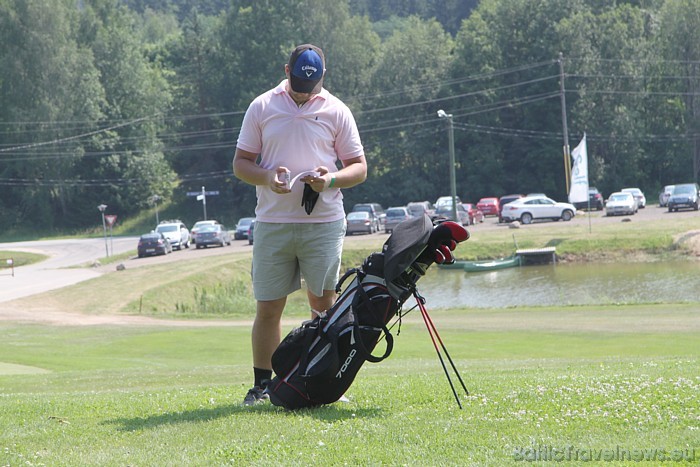 Visas deviņas golfa laukuma bedrītes veidotas, izmantojot Ozo Golf Club grīnkīpera Mārtiņa Šternberga konsultācijas 47312