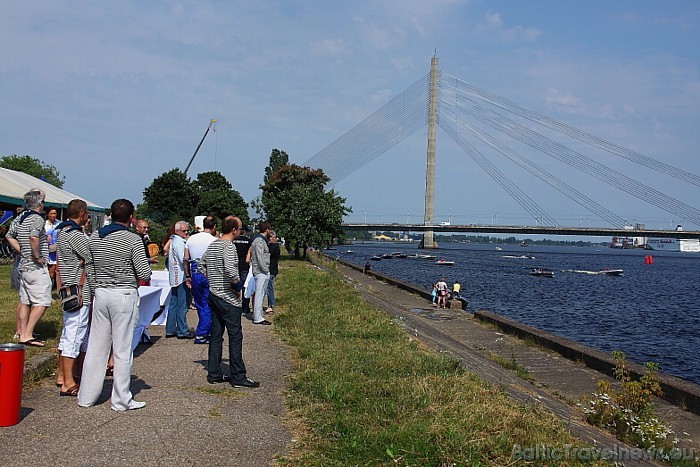 24.07.2010 Rīgā notika ūdens motosporta pasaules čempionāta otrais posms Sešas Rīgas Stundas 
Foto: Juris Ķilkuts/www.fotoatelje.lv 47706