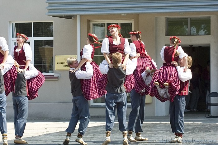 Preiļu novada X Latvijas skolu jaunatnes dziesmu un deju svētku dalībnieku koncerts 24.07.2010 47760