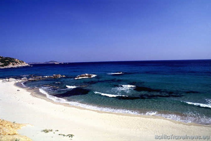 Baltas smiltis, koši zila jūra un saule - tieši tāpēc ceļotājiem patīk Itālijas pludmales 47865