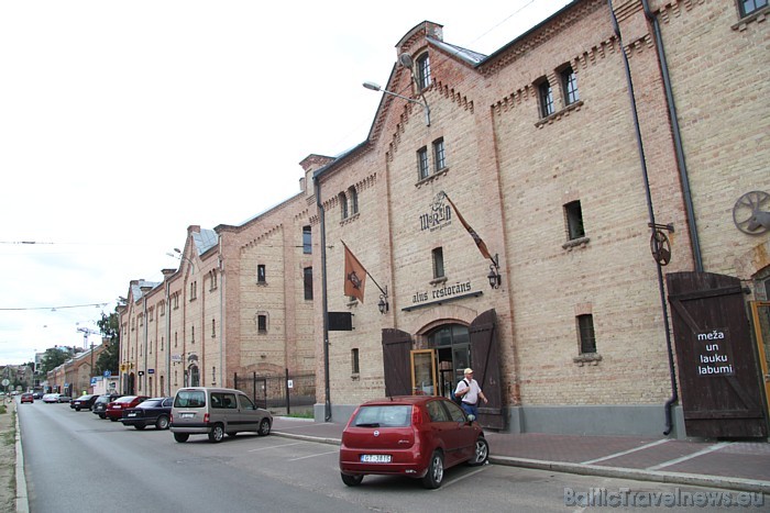 Vēsturisko Rīgas Spīķeru rajonā ir atklāts 2010. gada vasaras sākumā lielākais alus restorāns Latvijā - Merlin 47870