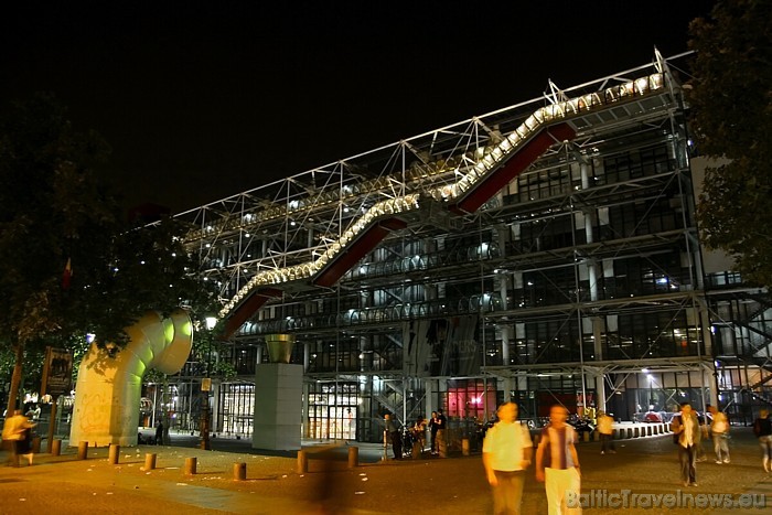Pompidū mākslas centrs Parīzē pievilina daudzus kultūras meklētājus - rindā jāgaida 26 minūtes
Foto: picspack/mikum 47893