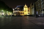 Kavējot laiku rindā, var aplūkot skaisto laukumu ar baznīcu pie Centre Pompidou
Foto: picspack/mikum 5
