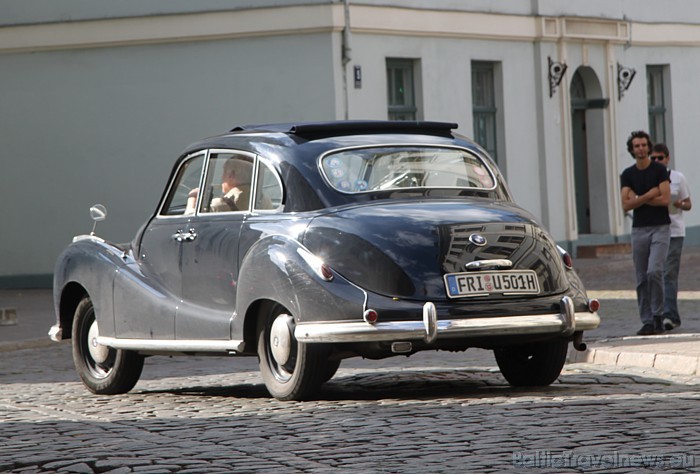 BMW 501, kura ražošana tika uzsākta 1954. gadā 48021