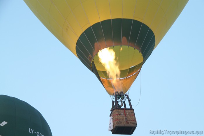 LMT gaisa balonu festivāla ekipāžas sastāvēja gan no vienas, gan vairākām personām 48235