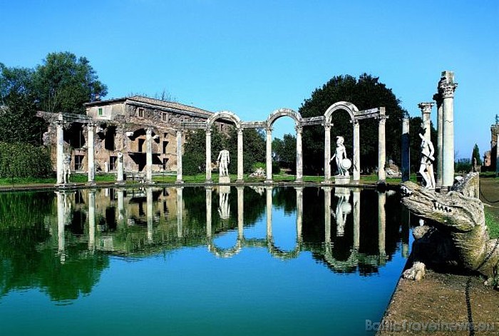 Līdzīga seno laiku greznība apskatāma Tivoli apkārtnē - tur atrodas Romas imperatora Adriana villa, kas celta viņa valdīšanas laikā mūsu ēras 76.-138. 48339