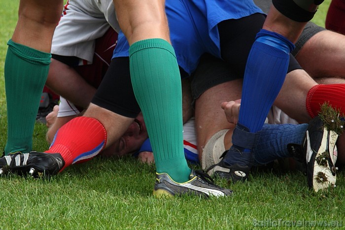 Visas dienas garumā stadionā notika dažādas spēles, tika teiktas runas, godināti seniori
Foto: Juris Ķilkuts/www.fotoatelje.lv 48412