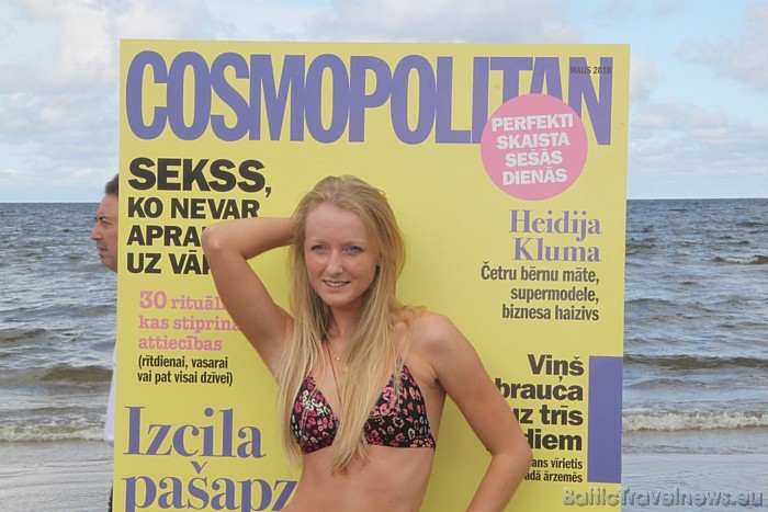 Dzintaru pludmalē 28.08.2010 Cosmopolitan Bikini Bash pasākums pulcēja 1000 sieviešu peldkostīmos 48637