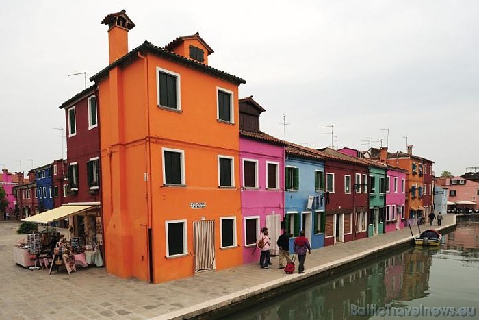 Katru gadu Venēciju apmeklē vairāki miljoni tūristu, kas vēlas apskatīt skaisto pilsētu, kas šķietami turas uz ūdens
Foto: Fototeca ENIT/Gino Cianci 48854