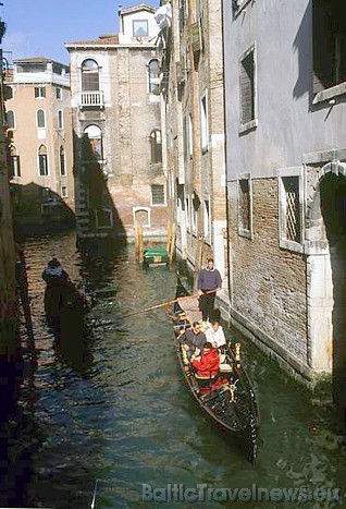 Gondolas - tūristu iemīļotākais pārvietošanās līdzeklis Venēcijā 
Foto: Fototeca ENIT/Vito Arcomano 48872