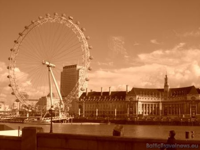 London Eye būvniecība ilga septiņus gadus un tā celšanā piedalījās simtiem cilvēku no piecām dažādām valstīm
Foto: picspack/busy Chrissy 48883