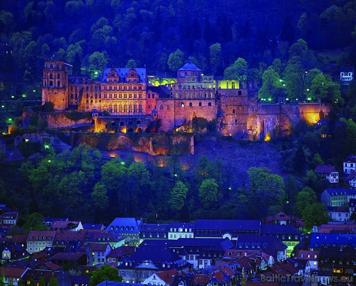 Par pilsētas simbolu tiek uzskatīta Heidelbergas pils - tā atrodas gandrīz 80 metru augstumā 49299
