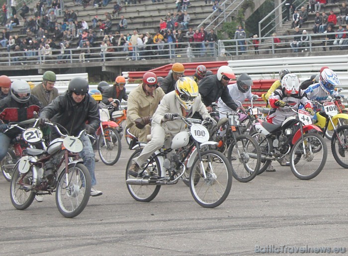 Autosacīkstes 1000km Grand Prix Riga 2010 Biķerniekos 11.09.2010 - Ātruma cilts Zelta Mopēds sacensības 49775