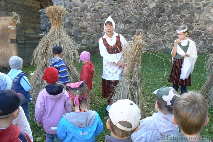 16.09.2010 Valmieras muzejā norisinājās rudens gadskārtu svētki – Apjumības 49968