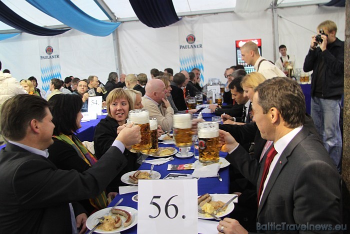 Oktoberfest 2010 Rīgā ir jauks pasākums gan rīdziniekiem, gan pilsētas viesiem 50301