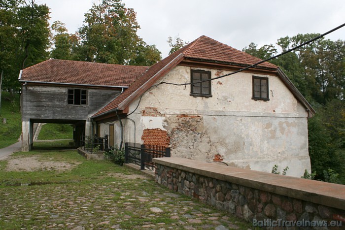 Aizpute ir viena no senākajām Latvijas pilsētām - tā dibināta jau 13. gadsimtā 51112