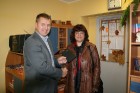 BalticTravelnews.com direktors Aivars Mackevičs apsveic Sarmīti Greitāni ar iegūto balvu 5