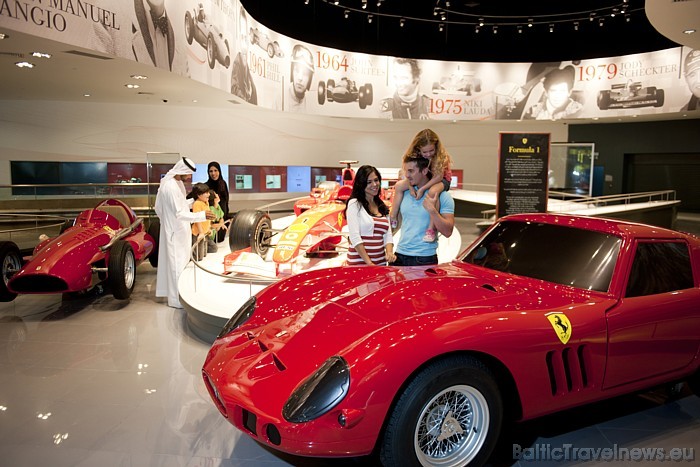Parkā apskatāmi gan seni Ferrari automobiļi, kas mūsdienās rodami vien kolekcionāru krājumos, gan arī modernākie Ferrari ražojumi
Foto: © Ferrari Wor 52219