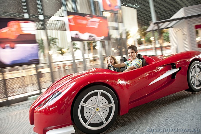 Ferrari World Abu Dhabi parks ir tik liels, ka tajā varētu ietilpt septiņi futbola laukumi
Foto: © Ferrari World Abu Dhabi 52221