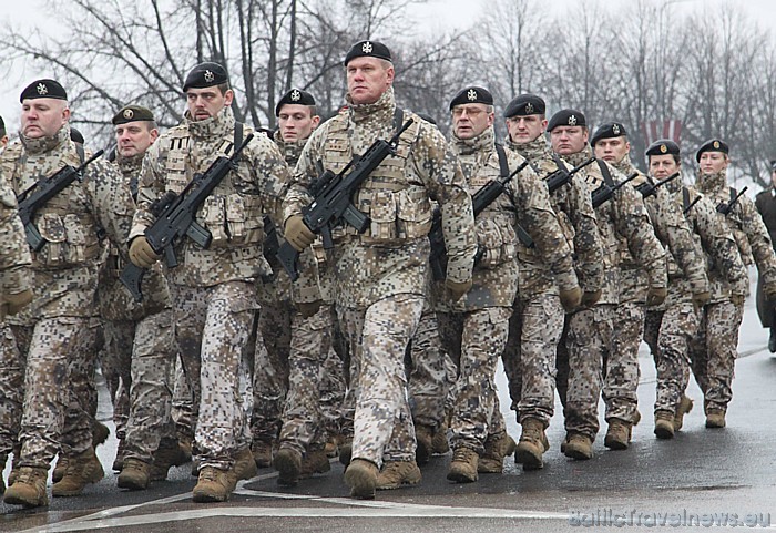 Militārajā parādē tika pārstāvētas arī Valsts robežsardzes, Valsts policijas un Valsts ugunsdzēsības un glābšanas dienesta vienības 52292