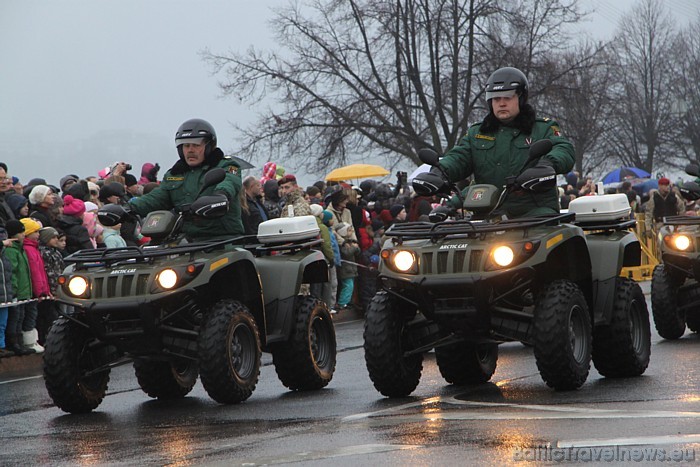 Nacionālo bruņoto spēku vienību militārā parāde 11.novembra krastmalā 52308