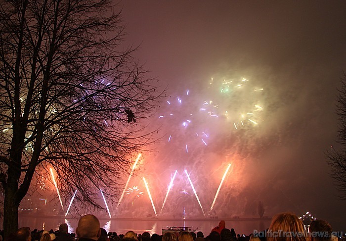 Krāšņais Latvijas valsts svētku salūts 52340