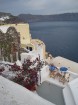 Skaistie Santorini skati – zilie baznīcu un kapelu kupoli uz balto mājiņu fona, saulē mirdzošo ieliņu bruģis, suvenīru bodītes, restorāni, kafejnīcas, 13