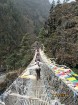Brīžiem ceļš ved pa stāvām akmens takām augšā lejā, ir jāpievar iekārtie tiltiņi pāri straujām kalnu upēm. Foto: Relaks Tūre 12