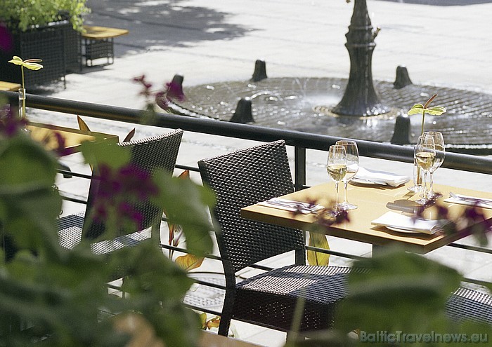 Siltajā sezonā restorānā Bergs darbojas vasaras terase 53085