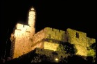 Kaut arī pilsēta ir iesaistīta konfliktos starp Tuvo Austrumu valstīm, tūristiem ir jāizvairās vien no dažām vietām Jeruzalemē, tāpēc no došanās uz šo 15